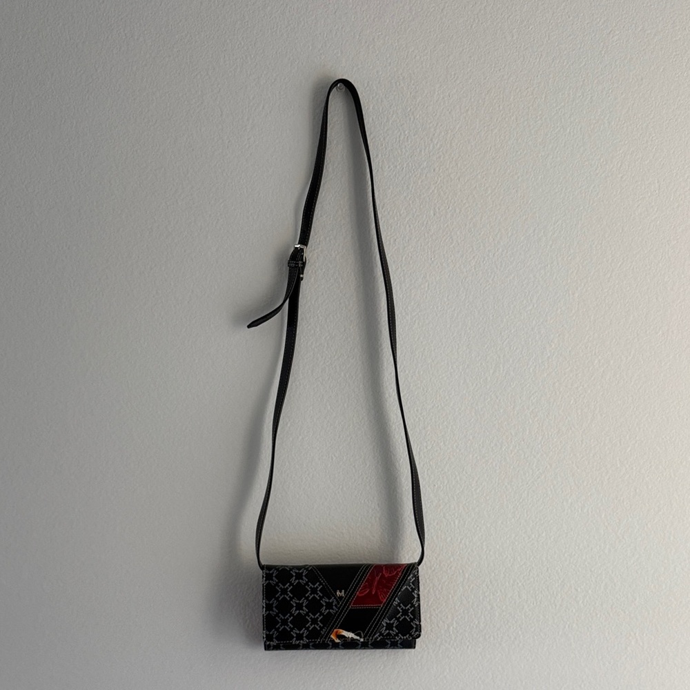 Chic Black and Red Mario Hernández Crossbody Bag